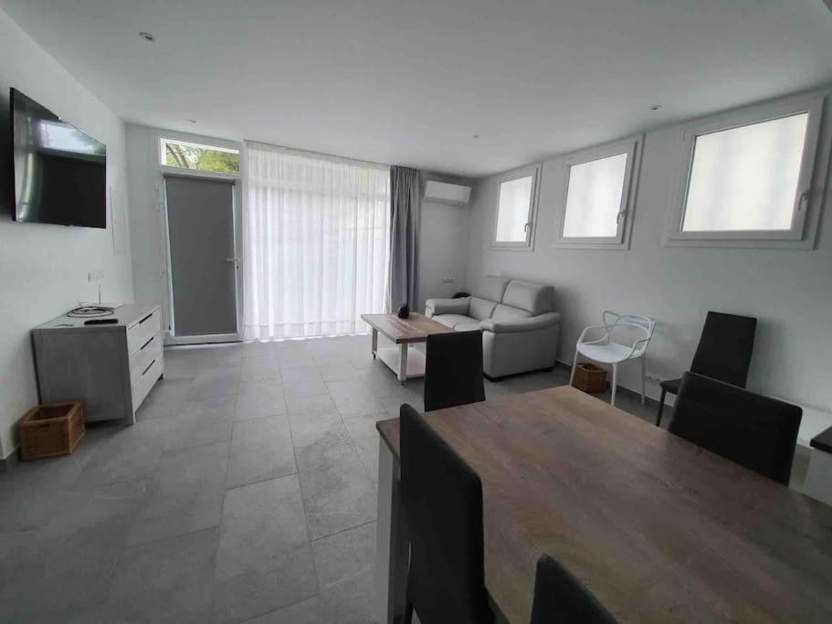 Ferienwohnung Espectacular Planta Baja Con Terraza Y Parking A 5 Min De La Playa Cadaqués Exterior foto
