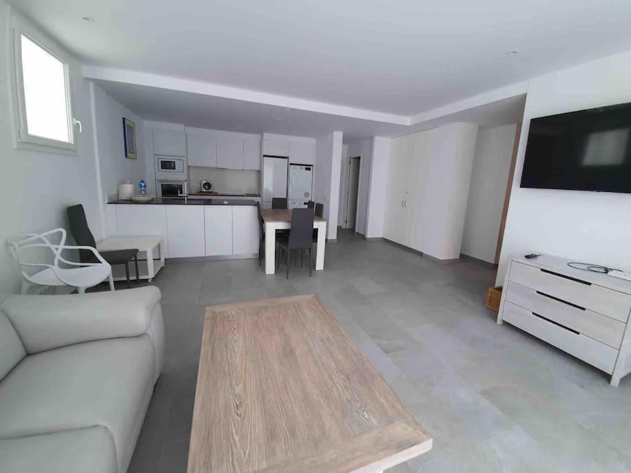 Ferienwohnung Espectacular Planta Baja Con Terraza Y Parking A 5 Min De La Playa Cadaqués Exterior foto